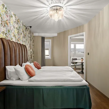 Ole Bull, Western Signature Collection Apartahotel